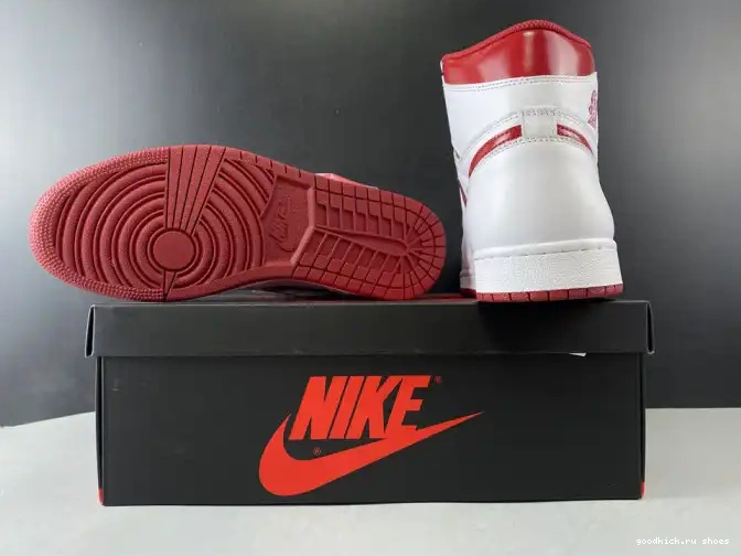 Cheap (2017) Metallic 555088-103 Retro 1 Jordan Air Red 0421